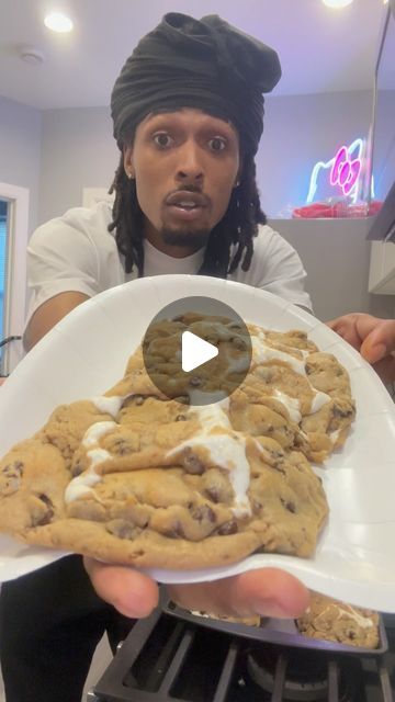 Barrius Malone on Instagram: "S’mores chocolate chip cookies😮‍💨🔥 #fyp #explorepage #trending #viral #foodreview #baking #cookies #halloween" Cookies Halloween, Baking Cookies, Instagram S, Food Reviews, Chip Cookies, Chocolate Chip Cookies, Chocolate Chip, Cooking Recipes, Chips