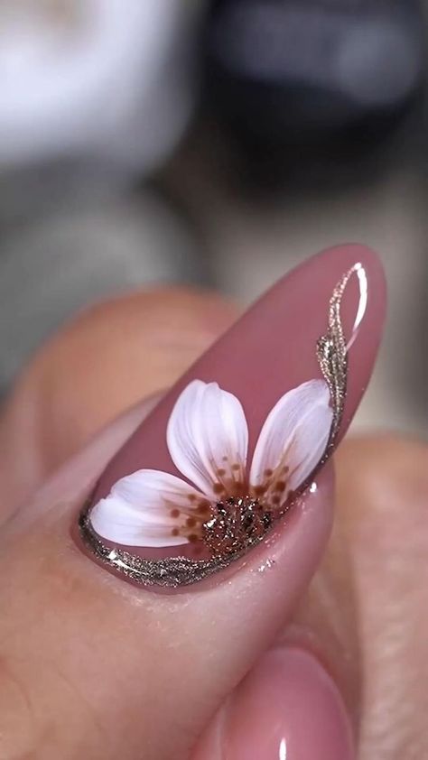 Chic Nail Art, Nagellack Trends, Nail Art Designs Diy, Floral Nail Art, Nail Art Designs Videos, Nail Art Videos, Spring Nail Art, Trendy Nail Art, Flower Nail Art