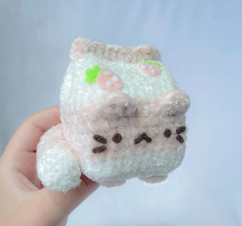 Strawberry Milk Plush, Milk Crochet Pattern, Strawberry Cat Plush, Kawaii Crochet Blanket, Strawberry Cat Crochet, Crochet Milk Carton, Cute Crochet Animals, Strawberry Milk Carton, Sewing Plush