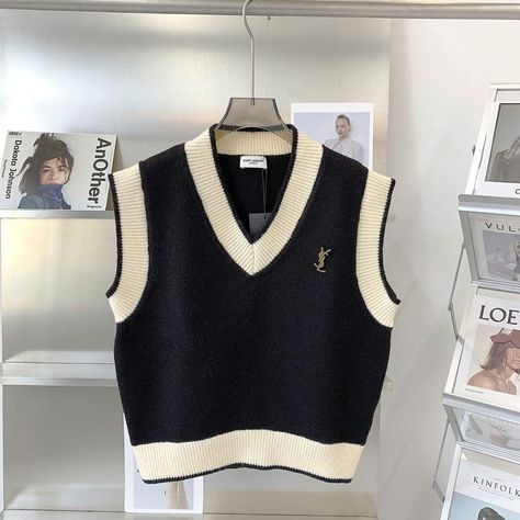 Designer Aesthetic Clothes, Vintage Luxury Outfits, Ysl Clothing, Ysl Clothes, Ysl Outfit, Louis Vuitton Outfits, Jeans Casual Outfit, Outfits For Summer, Outfits For Fall