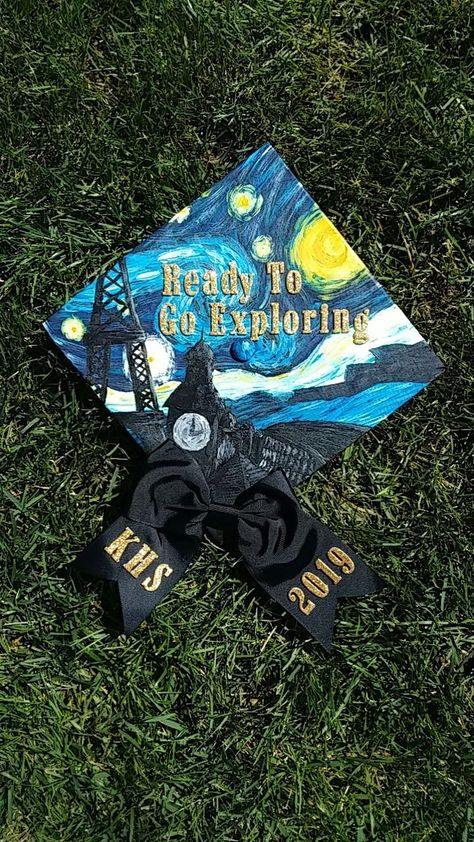 Artistic Graduation Cap, Van Gogh Graduation Cap, Artist Graduation Cap, Coraline Graduation Cap, Funny Graduation Cap Decoration, Cap Ideas For Graduation, Spongebob Graduation Cap, Graduation Cap Images, Starry Night Theme