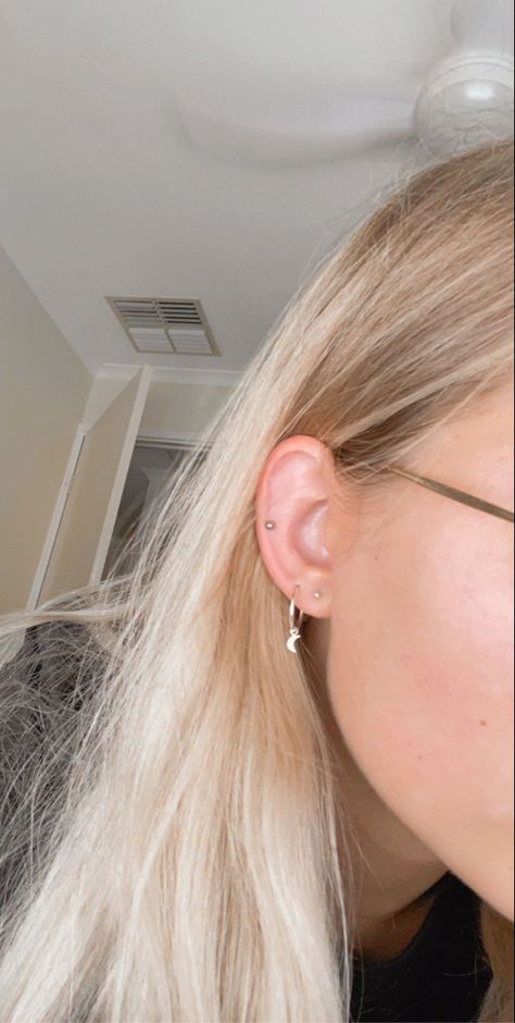 Seconds And Helix Piercing, Auricle Piercing Hoop, Lucy Hale Ear Piercings, Auricle Piercing Ideas, Lower Cartilage Piercing, Seconds Ear Piercing, Double Helix Piercing Ideas, Lower Helix Piercing, Mid Cartilage Piercing