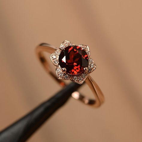 Red Engagement Ring, Engagements Rings, Engagement Ring Round Cut, Ruby Wedding Rings, Garnet Wedding, Elegant Rings, Red Gemstone Ring, January Birthstone Rings, Garnet Engagement Ring