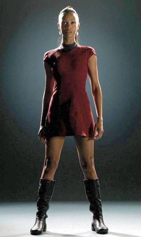 Zoe Saldana Star Trek, Star Trek Women, Gemini Women, Nyota Uhura, Fest Ideas, Star Trek Crew, Star Trek Models, Captain Janeway, Start Trek