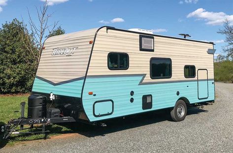 Playhouse Remodel, Camper Exterior, Refrigerator Makeover, Bunkhouse Travel Trailer, Travel Trailer Floor Plans, Trailer Makeover, Travel Trailer Organization, Keystone Hideout, Vintage Trailer Interior