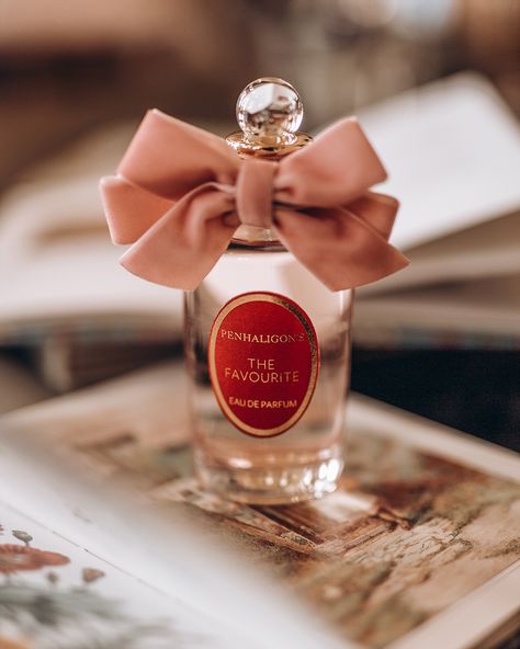 Ode To Aphrodite, Powdery Perfumes, Penhaligons Perfume, Niche Fragrances, Beauty In Life, Woody Perfume, Fragrance Library, Joseph Murphy, Turn The Page