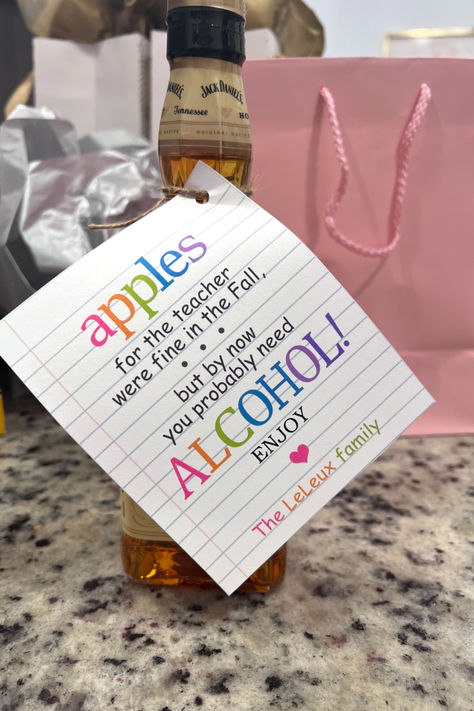 Click on link to print this #gifttag #printable #teachergift #teachergifts #endofyear #endoftheyear #apples #alcohol #alcoholgift #winegift #giftideas #thankateacher Gift Card For Teacher, Gift Alcohol, Card For Teacher, Teacher Gift Tags, Alcohol Bottles, Alcohol Gifts, Teacher Cards, Shop Boutique, Wine Gifts