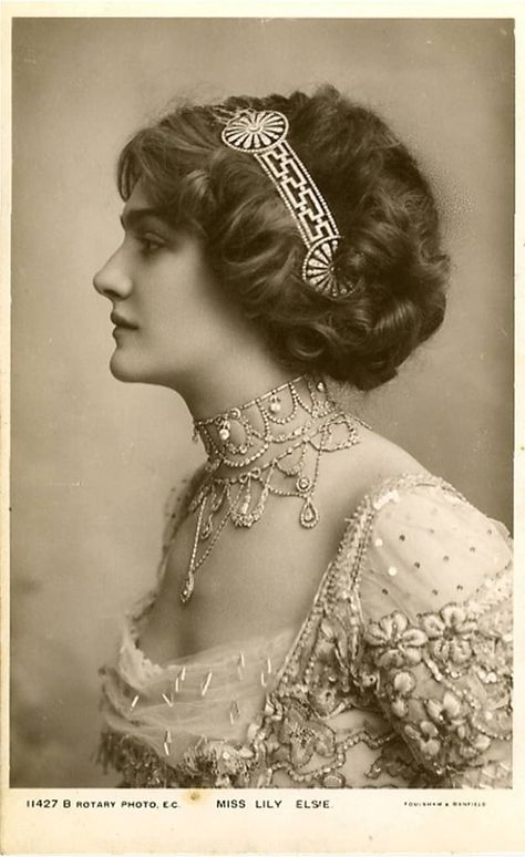 Lily Elsie Lily Elsie, Basic Hairstyles, Historical Hairstyles, Edwardian Hairstyles, Victorian Hairstyles, Photographie Portrait Inspiration, Gibson Girl, Foto Vintage, Vintage Portraits