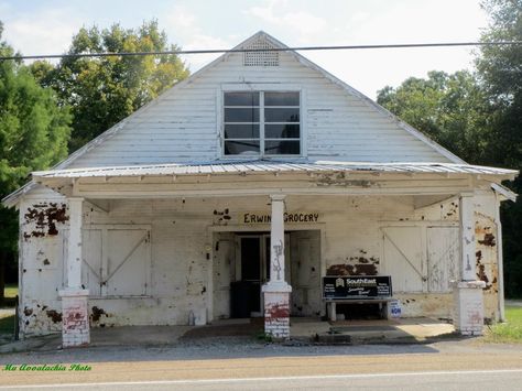 Erwin's Grocery Hwy 58 Meigs County, Tn Old General Stores, Country Stores, San Francisco International Airport, Old Country Stores, Old Gas Stations, Time Life, Back Road, Country Store, Country Charm