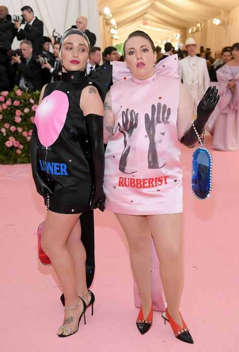 Jemima Kirke and Lena Dunham at the 2019 Met Gala Camp Fashion, Jemima Kirke, Zac Posen Dress, Valentino Gowns, Lena Dunham, Met Gala Red Carpet, Gentlemen Prefer Blondes, Dapper Dan, Versace Dress