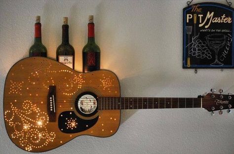 Guitar Lamp, Broken Guitar, Guitar Decorations, Guitar Shelf, Guitar Crafts, Guitar Diy, Guitar Ideas, Creative Walls, 15 Diy