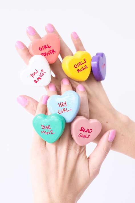 DIY Conversation Heart Rings | studiodiy.com Giant Rings, Valentine Gifts Diy, Monster Spray, Valentines Bricolage, Craft Closet, Rings Diy, Heart Rings, Conversation Heart, Studio Diy