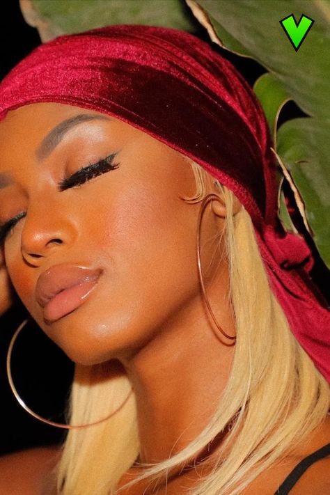 velvet durag Women Wearing Durags, Women In Durags, Durags Women Outfits, Durag Aesthetic, Durags Women, Durag Fashion, Velvet Durag, 2000s Hairstyles, Hairstyles Diy