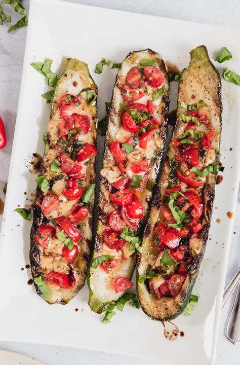 Zucchini Bruschetta Recipe, Zucchini Caprese Boats, Bbq Zucchini Boats, Caprese Zucchini Boats, Zucchini Boats Vegetarian, Zucchini Stacks, Zucchini Caprese, Grilled Zucchini Boats, Grilled Side