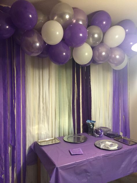 Violet Birthday Decorations, Purple White Birthday Decor, Grey Birthday Decorations, Purple Party Decorations Diy, Purple And White Party Decorations, Purple Streamers, Gray Party Decorations, Balloons Purple, Purple Diy