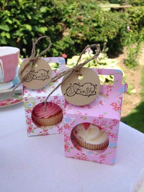 Dessert Boxes Packaging, Wedding Doorgift, Boxes Packaging, Mini Tortillas, Mini Cupcake, Dessert Boxes, Cupcake Boxes, Gift Cake, Packaging Ideas