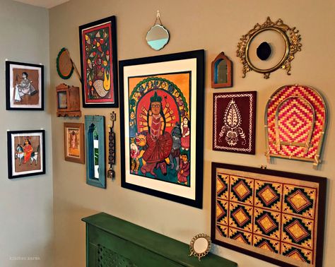 Wall Frame Ideas, Indian Inspired Decor, Indian Wall Decor, Indian Living Room, Indian Room Decor, Drawing Room Decor, Bengali Art, India Home Decor, Indian Home Interior