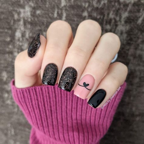 Dip Powder Manicure, Black Nails With Glitter, Glitter Accent Nails, Pink Glitter Nails, Powder Manicure, Goth Nails, Nail Length, Dipped Nails, Dip Powder