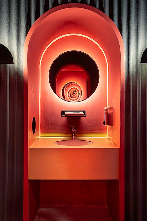 Lounge Bar Interior, Bar Bathroom, Bar Bathroom Ideas, Shower Shampoo Holder, Neon Bathroom, Lounge Bar, Restroom Design, Rooftop Lounge, Neon Room