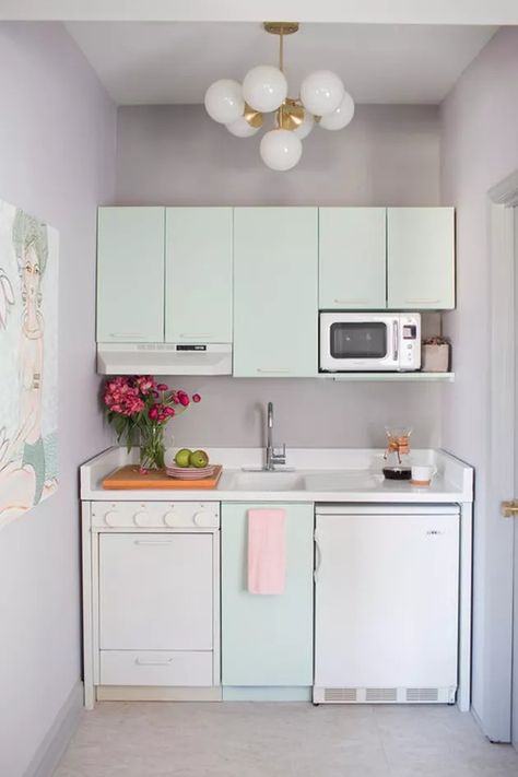 18 Mint Green Kitchen Ideas That Are Fresh as Can Be Mint Green Kitchen Ideas, Green Kitchen Backsplash, Kitchen Color Ideas, Green Kitchen Ideas, Mint Green Kitchen, Green Kitchen Designs, Banquette Seating In Kitchen, Rental Ideas, Dessert For Breakfast