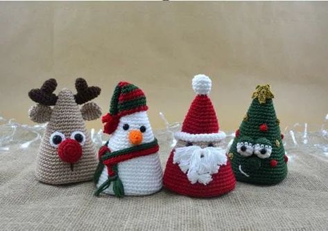 PATRÓN GRATIS 4 Amigurumis Navideños paso a paso en Español – Crochetisimo Crocheted Christmas, Beautiful Christmas Decorations, Crochet Christmas Decorations, Crochet Ornaments, Crochet Decoration, Crochet Christmas Ornaments, Christmas Crochet Patterns, Christmas Items, Christmas Knitting