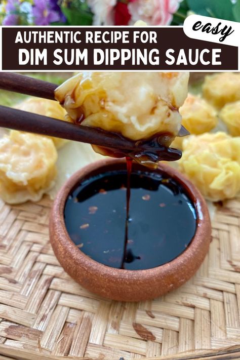 Dim sum between chopsticks over a dark soy based dipping sauce in a clay cup. Wonton Dipping Sauce, Dumpling Dipping Sauce, Dim Sum Dumplings, Dumpling Sauce, Asian Dipping Sauce, Dim Sum Recipes, Sweet Dumplings, Dipping Sauces Recipes, Indonesian Cuisine