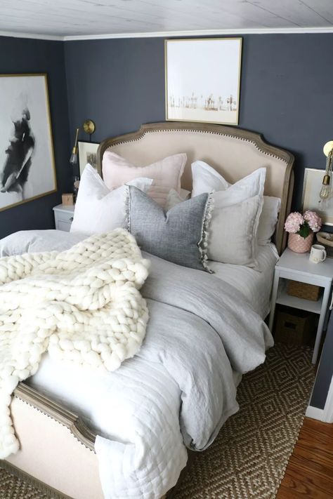 Master Bedroom Bedding- How to Make your Bedding Fluffy! #nestingwithgrace #spring #bedding #masterbedroom Spring Bedding, Guest Bedroom Ideas, Small Guest Bedroom, Shabby Chic Bedrooms, Chic Bedroom, Master Bedding, Nightwing, Dream Bedroom, Bedroom Bed