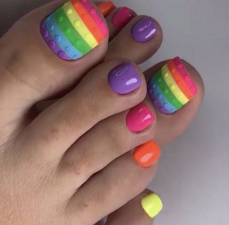 Rainbow Toe Nails, Neon Toe Nails, Rainbow Nails Design, Pedicure Designs Toenails, Gel Toe Nails, Pretty Toe Nails, Gel Nail Art Designs, Cute Toe Nails, Summer Toe Nails