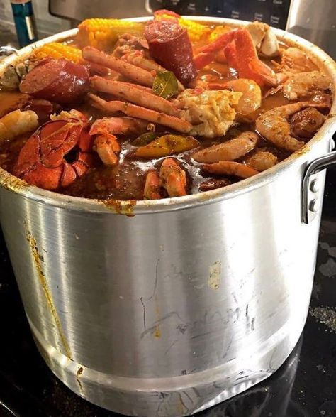 Shrimp And Potatoes, Food Craving Chart, Seafood Bowl, Seafood Boil Recipes, Yummy Seafood, Soul Food Dinner, Junk Food Snacks, Food Babe, Seafood Boil