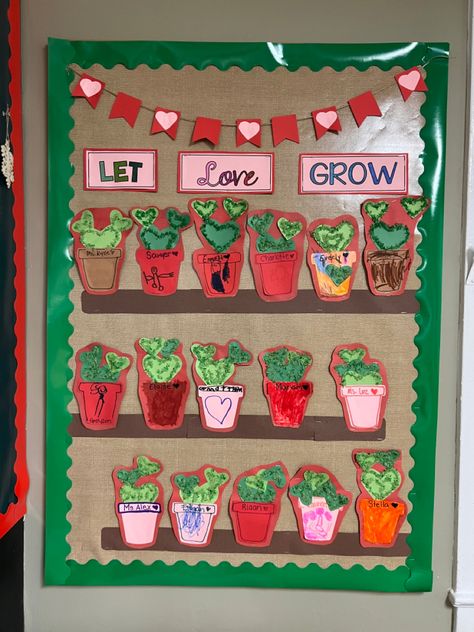 Love Grows Here Bulletin Board, Love Grows Here, Watch Me Grow Classroom Theme, Parent Board, Plants Classroom, Preschool Craft Activities, Baby Learning Activities, Valentine Crafts For Kids, Baby Learning