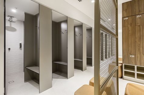 Locker Supplies, Staff Lockers, Public Shower, Gym Showers, Office Furniture Solutions, Modern Office Design, Resort Design, Changing Room, Desk Design