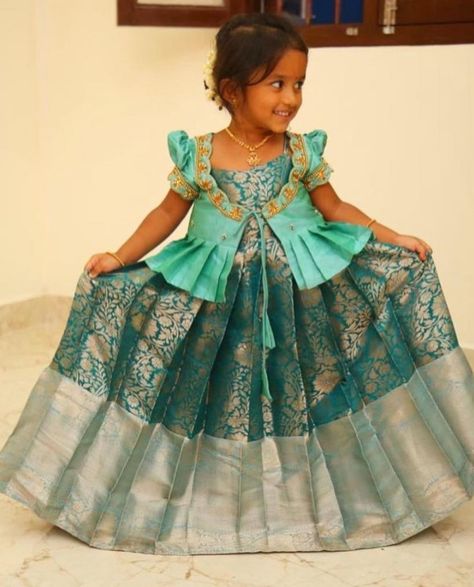 Kids Pattu Langa Designs Latest, Kids Pattu Pavadai Designs Latest, Frock With Coat, Pattu Pavadai Kids Blouse Designs, Traditional Baby Dresses, Net Frock, Kids Net, Pattu Langa, Frocks For Babies