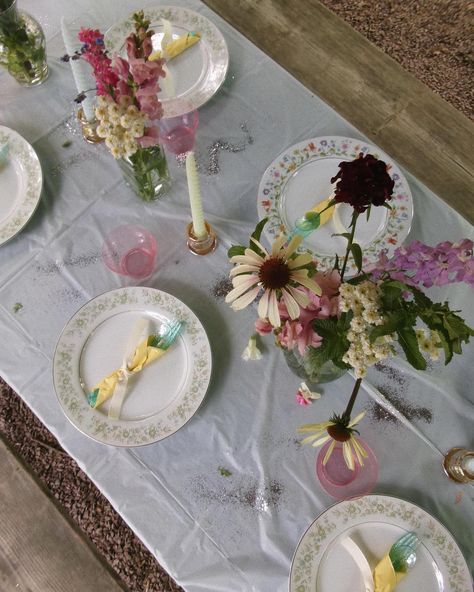 garden party decor Vintage Garden Parties, Lunch Party, Fairy Tea Parties, Garden Party Decorations, Tea Party Birthday, Garden Parties, The Best Day, June 16, Vintage Garden