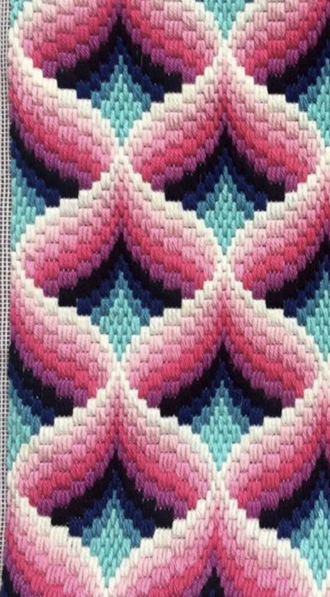 Bargello Plastic Canvas, Motifs Bargello, Bargello Embroidery, Canvas Bag Diy, Bargello Quilt, Bargello Patterns, Bargello Quilts, Long Stitch, Bargello Needlepoint