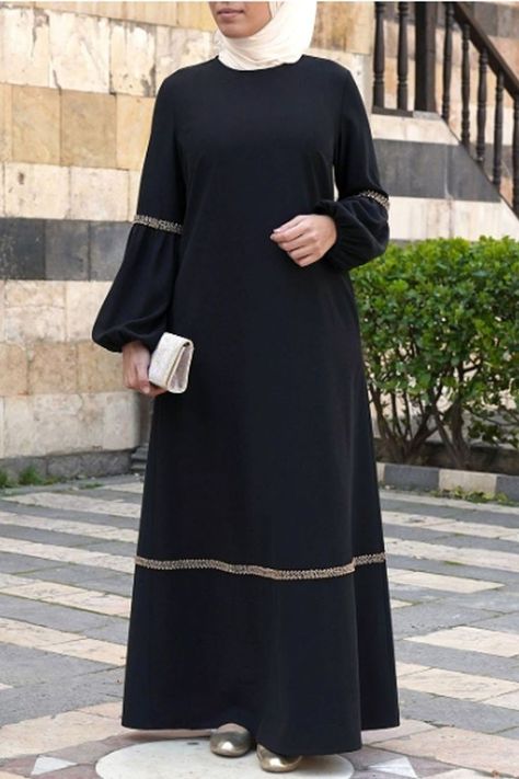 Hijabi Wedding Dress, Hijabi Wedding, Black Abaya Designs, Elegant Fashion Outfits, Abaya Black, Moslem Fashion, Abaya Design, Modest Dresses Fashion, Muslimah Dress