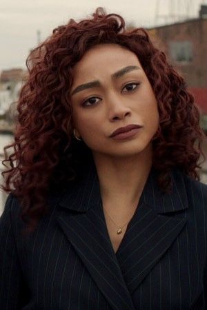 Tati Gabrielle, Hannah Kim, Red Curls, Black Actors, Face Reference, Branding Photoshoot, Ginger Hair, Netflix Series, Famous Faces