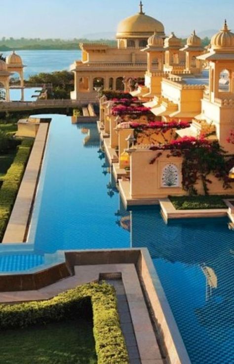 Experience Pure Royalty : 7 Most Luxurious Palaces In India Udaivilas Udaipur, Oberoi Udaivilas, Amazing India, Indian Architecture, Hotel Decor, Honeymoon Destinations, Udaipur, Jodhpur, India Travel