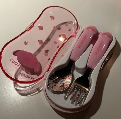 Kitchen Decor Collections, Amazing Halloween Costumes, Kim Samuel, Sanrio Pink, Cute Furniture, Fork Set, Pink Girly Things, Cute Kitchen, Spoon Fork