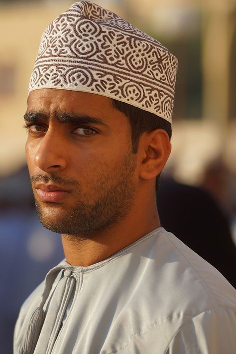 Gesichter Omans Oman People, Middle Eastern Men, Tribes Of The World, Tuareg People, Handsome Arab Men, Arab Men, Indian Man, Traditional Fashion, Oman