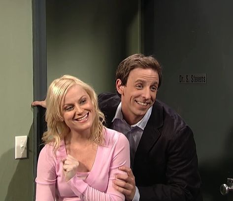 Amy Poehler & Seth Meyers - SNL Amy Poehler Seth Meyers, Seth Meyers And Amy Poehler, Seth Meyers Amy Poehler, Seth Meyers Snl, Seth Meyers Young Snl, Snl Aesthetic, Andy Samberg, Seth Meyers, Rare Species