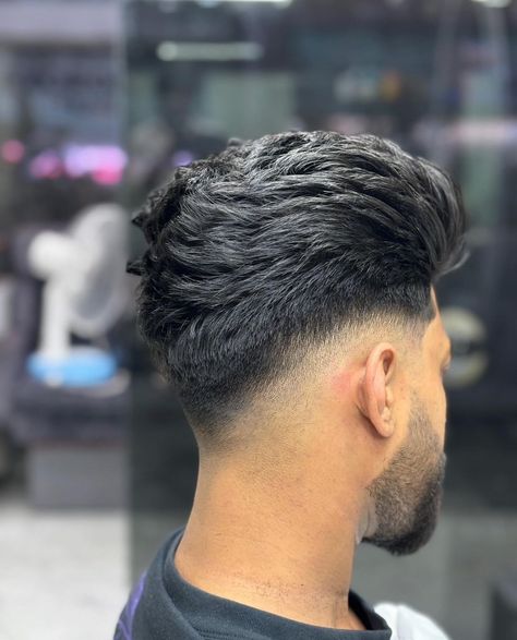 Mid Fade Haircut, Short Hair With Beard, Mens Hairstyles Fade, Mens Haircuts Short Hair, Low Fade Haircut, Gents Hair Style, Mid Fade, Beard Fade, Creative Hair Color