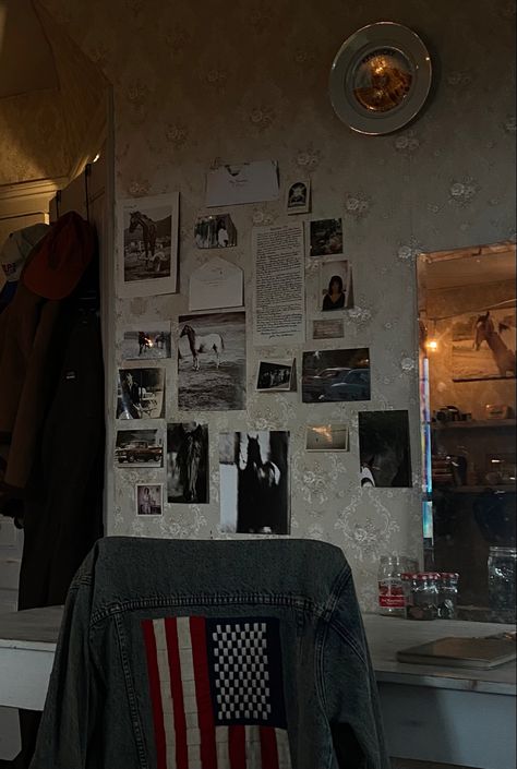 vintage western bedroom,american flag, country, bedroom aesthetic Western Aesthetic Home Decor, Dark Western Aesthetic Bedroom, Dorm Room Designs Western, Vintage Cowgirl Aesthetic Bedroom, Old Western Bedroom, Country Aesthetic Home Decor, Soft Western Aesthetic Room, Ethel Cain Bedroom, Vintage Cowboy Bedroom