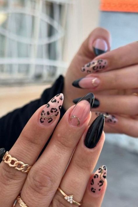 Let’s go wild with these animal print black fall nails. If you’re seeking to enhance your appearance with some drama, these nails are the perfect choice.

What do you think? Do you have the courage to attempt this style?//photocredit:@clara_monzonn Minimalistic Nail Designs, Black Fall Nails, Pink Leopard Nails, Black And Nude Nails, Leopard Nail Designs, Fall Nails Ideas, Fun Manicure, Cheetah Print Nails, Latest Nail Designs