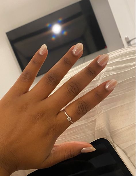 Short Nail Inspo Brown Skin, Short Nails Ideas Dark Skin, Soft Pretty Nails, Gel Nails Ideas Black Women, Gel Full Set Nails Short, Nude Nails Gel Short, Black Hand Nails, Nails On Black Hands, Short Glass Nails