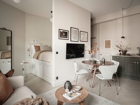 Scandinavian Studio Apartment, Studio Loft Apartments, Apartemen Studio, Minimalist Studio Apartment, Small Studio Apartment Decorating, Tiny Studio Apartments, Studio Apartment Living, Studio Apartment Divider, Deco Studio