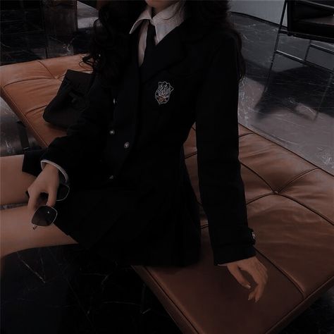 Dark Academia Uniform, Slytherin Uniform, Private School Uniforms, Boarding School Aesthetic, Hogwarts Uniform, Harry Potter School, Academy Uniforms, School Uniform Outfits, School Uniform Fashion