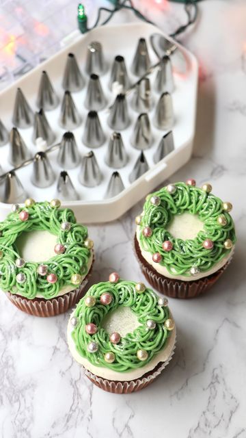 LOYAL Bakeware on Instagram: "Join the Christmas Cupcake Crew 🧁 with our easy to pipe cupcake wreaths! Perfect for the festive beginner this silly season🎄🎅 What makes it so easy? Our No. 233 Multi-Opening Tip of course! Available as a single tip or in our Decorating Tube 29 Piece Set 🤩" Christmas Cake Wreath, Cake Wreath, Cupcake Wreath, Christmas Cupcake, Shop Inspiration, Piping Icing, Piping Tips, Christmas Cupcakes, Cake Decorating Techniques