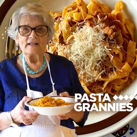 Pasta Grannies, Jazmin Bean, Italian Chef, Spaghetti Bolognese, Italian Cooking, Meat Sauce, Cooking Kitchen, Cherry Tomatoes, Pasta Recipes