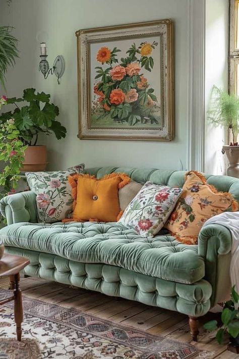 Countryside Interior, Maximalist Cottagecore, Chic Boho Living Room, Common Living Room, Cottage Core Living Room, Cozy Boho Living Room, Floral Bedroom, Shabby Chic Living Room, Cottage Living Rooms