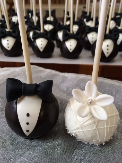 Treats For Wedding, Cake Pop For Wedding, Proposal Dessert Ideas, Fall Wedding Cake Pops, Wedding Treat Table Ideas, Wedding Dessert Ideas, Wedding Treats Table, Wedding Cake Balls, Bridal Shower Chocolate